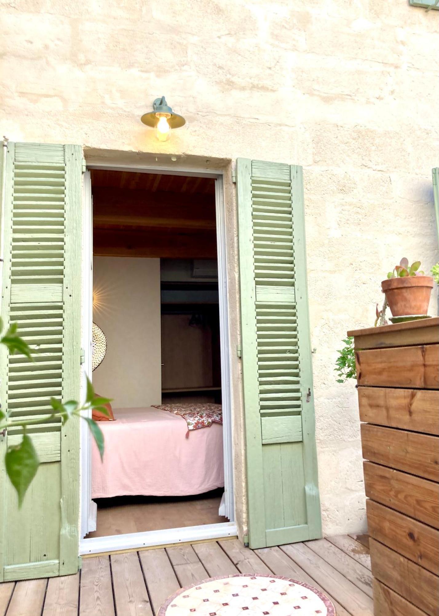 Le Petit Avignon - Chambres & Appartement A Deux Pas Du Pont D'Avignon Et Du Palais Des Papes Ruang foto