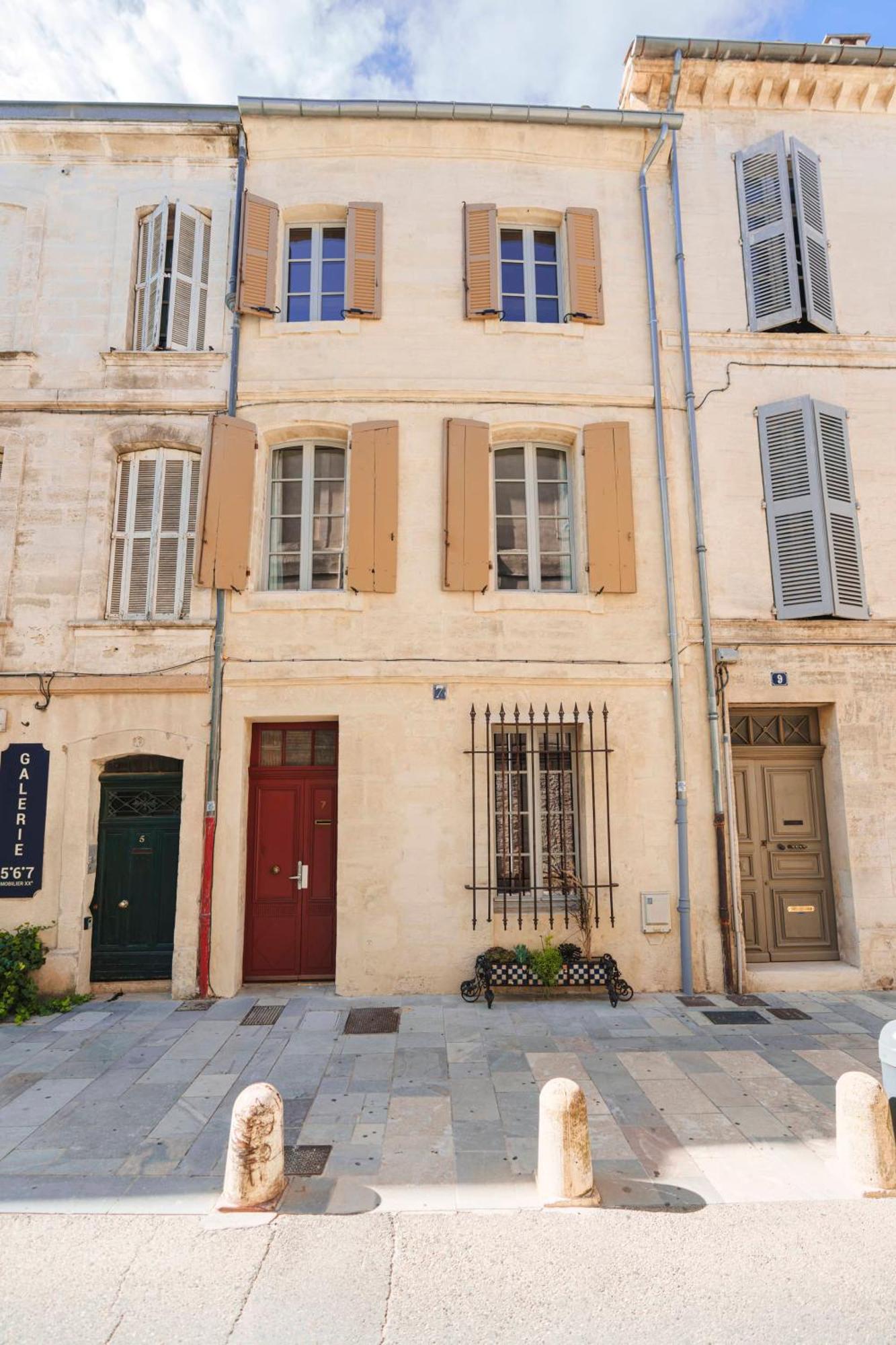 Le Petit Avignon - Chambres & Appartement A Deux Pas Du Pont D'Avignon Et Du Palais Des Papes Bagian luar foto