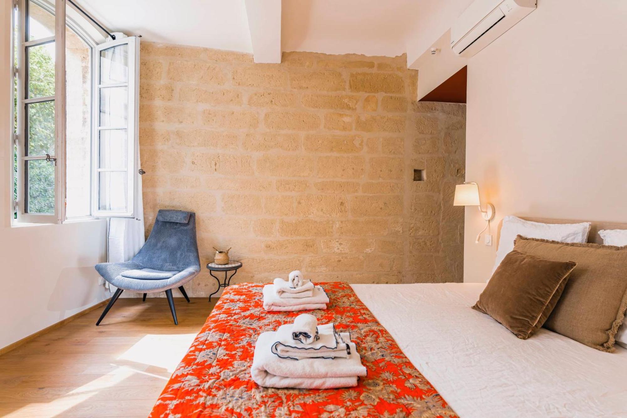 Le Petit Avignon - Chambres & Appartement A Deux Pas Du Pont D'Avignon Et Du Palais Des Papes Bagian luar foto